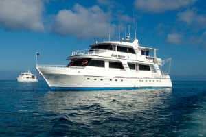 galapagos cruise yacht aida maria
